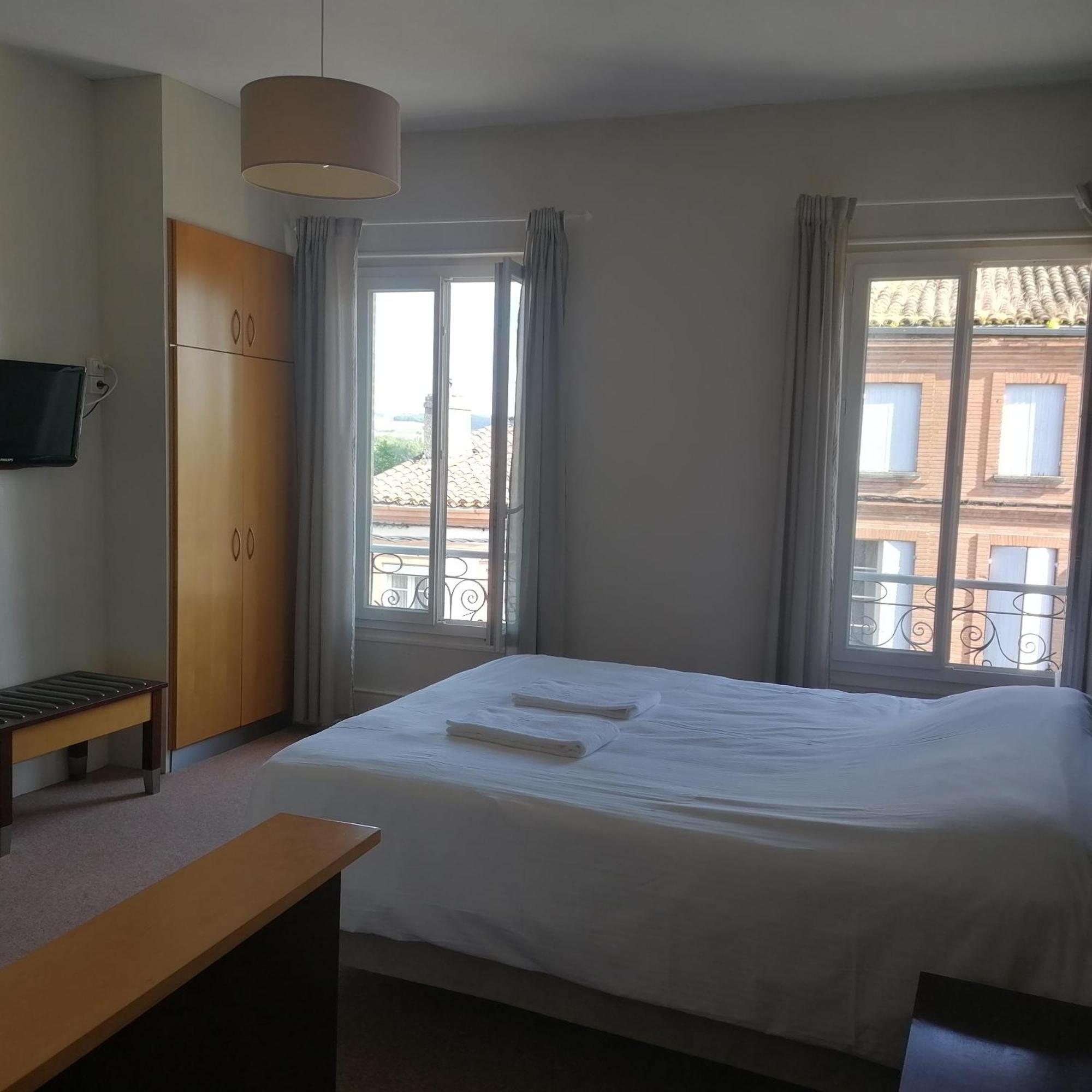 Hotel Le Normandy Beaumont-de-Lomagne Ngoại thất bức ảnh