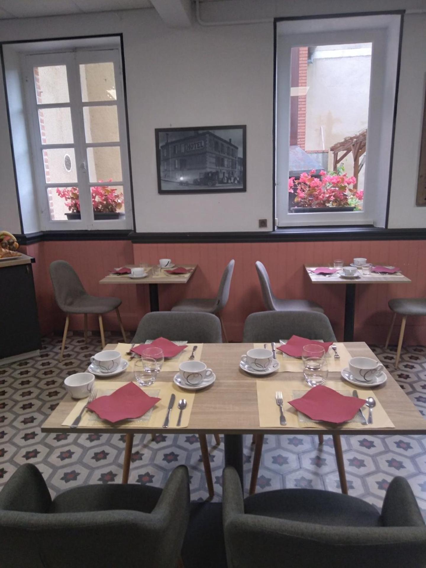 Hotel Le Normandy Beaumont-de-Lomagne Ngoại thất bức ảnh