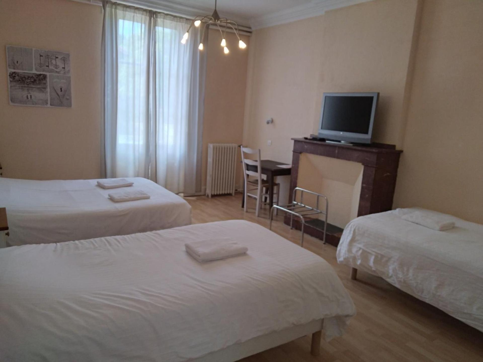 Hotel Le Normandy Beaumont-de-Lomagne Ngoại thất bức ảnh