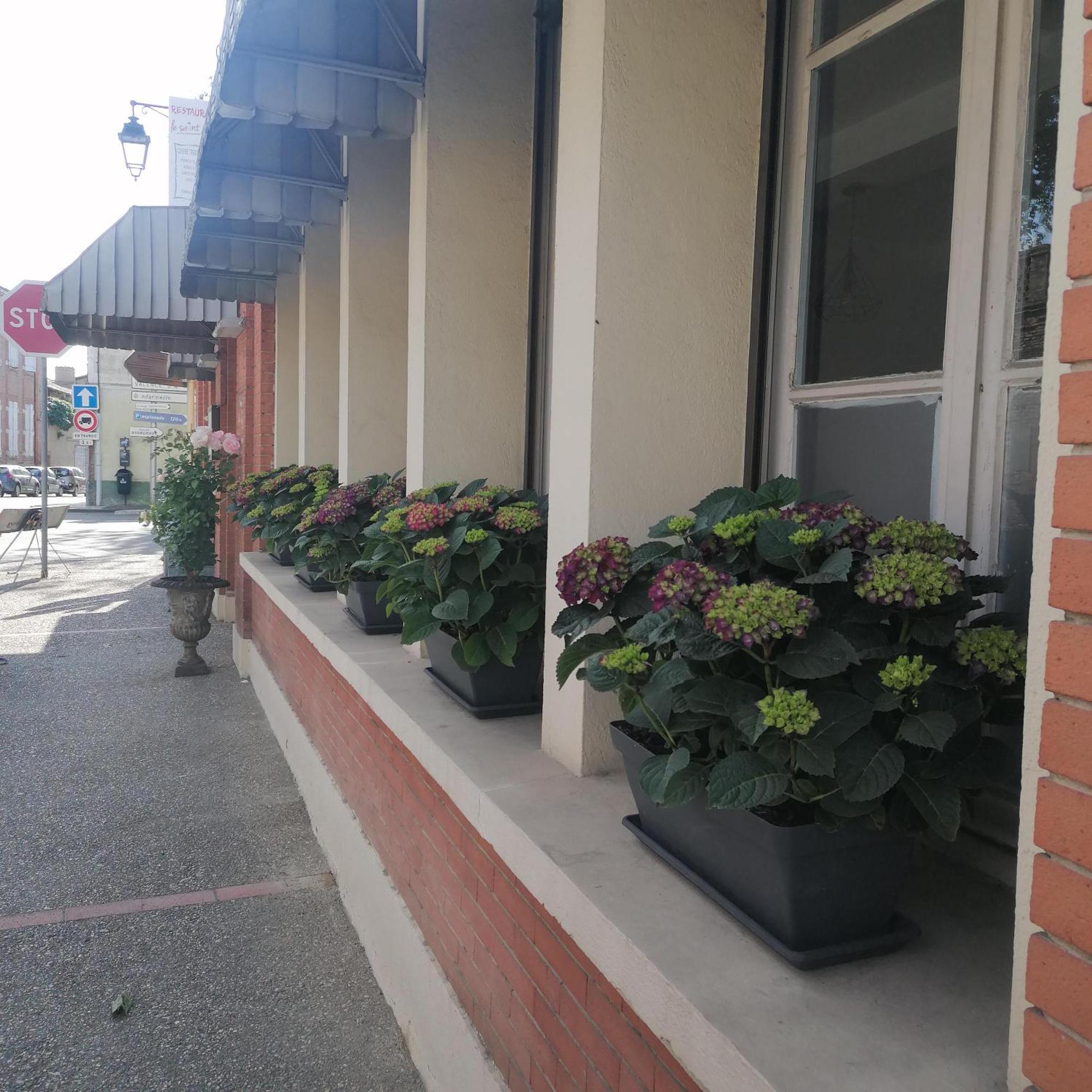 Hotel Le Normandy Beaumont-de-Lomagne Ngoại thất bức ảnh