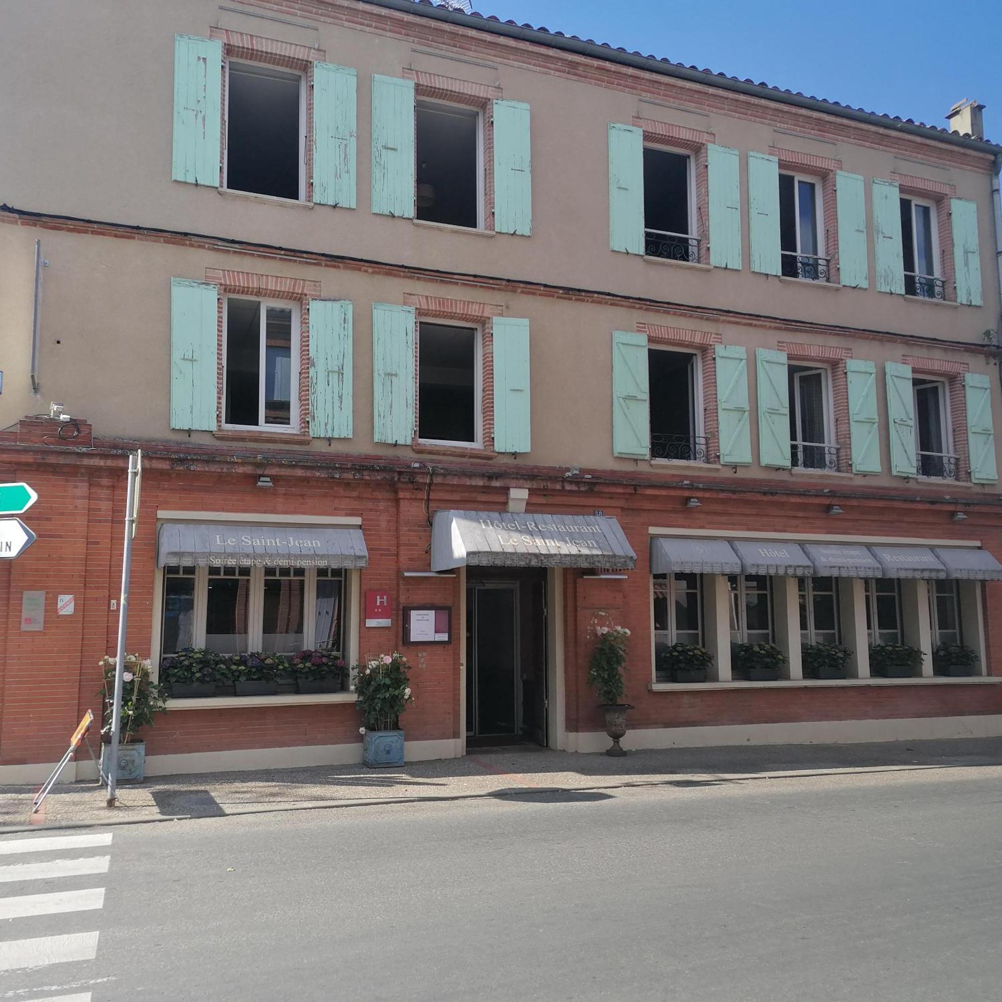 Hotel Le Normandy Beaumont-de-Lomagne Ngoại thất bức ảnh