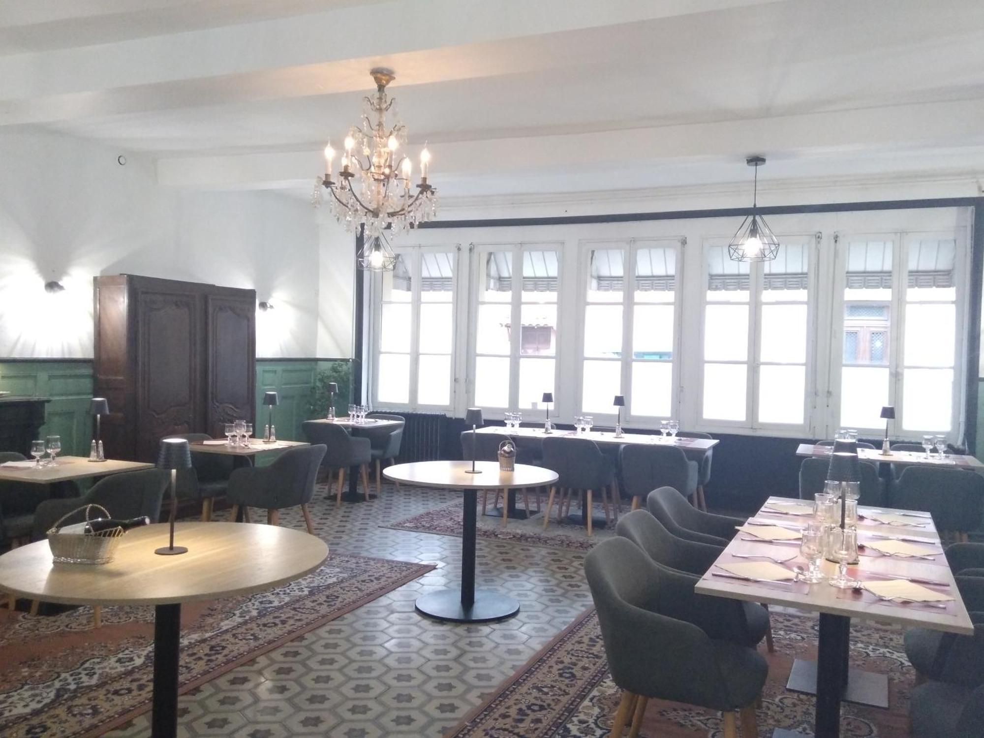 Hotel Le Normandy Beaumont-de-Lomagne Ngoại thất bức ảnh