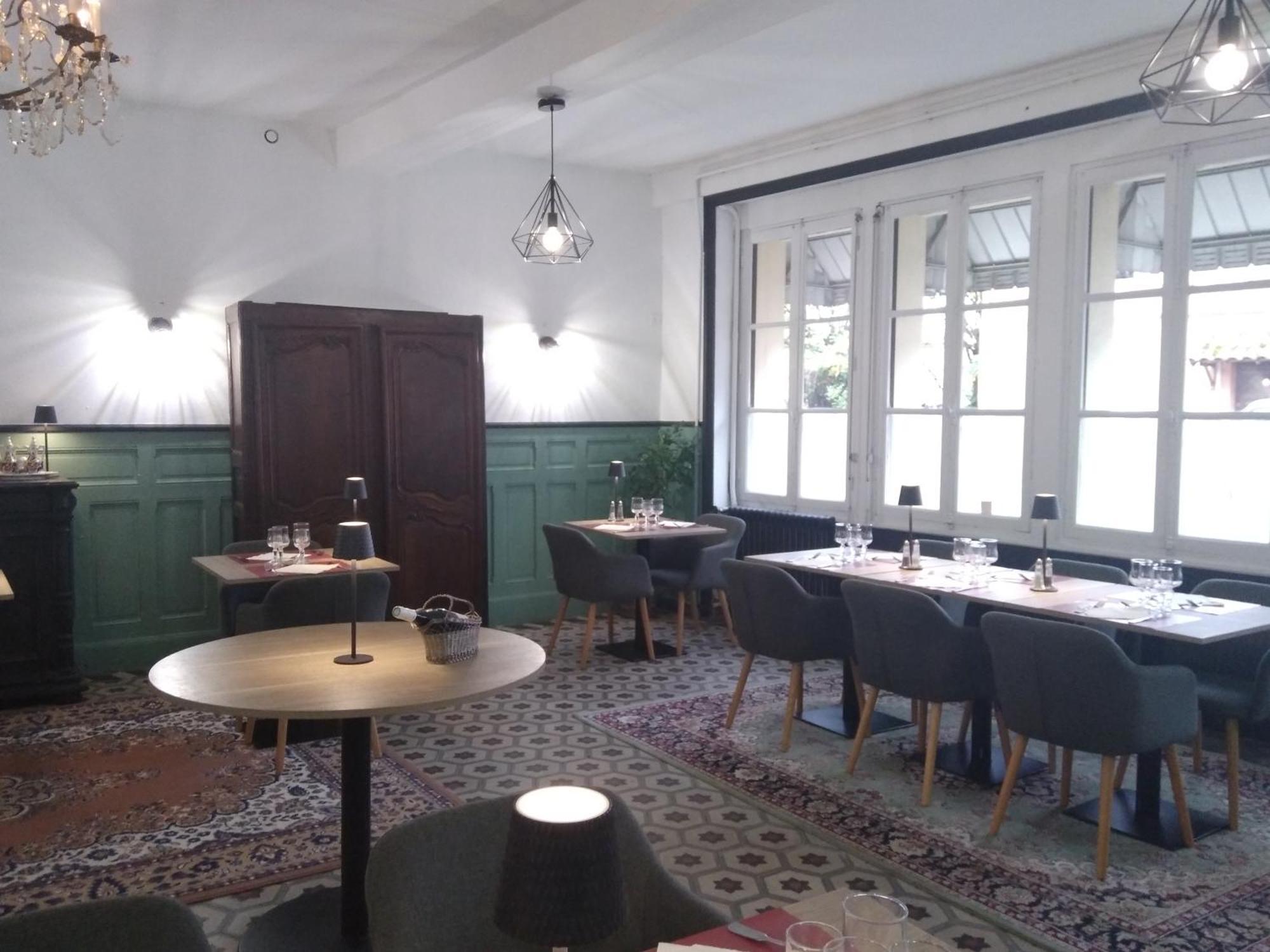 Hotel Le Normandy Beaumont-de-Lomagne Ngoại thất bức ảnh